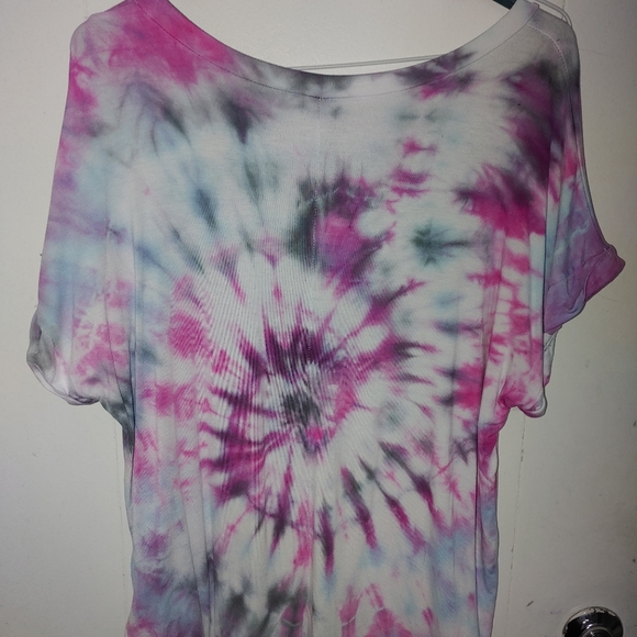 Handmade Tie Dye Flowy Pink & Blue Rayon T-Shirt - Picture 2 of 3